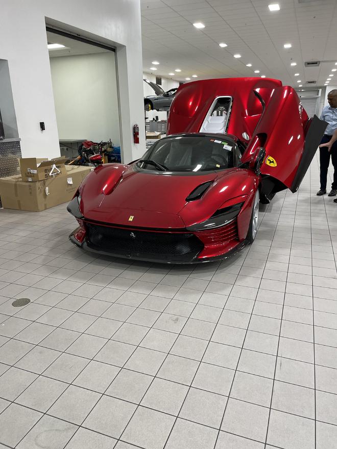 c罗最新车